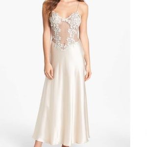 Flora Nikrooz Showstopper Nightgown size small